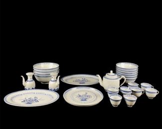 
Chinese Jingdezhen Dragon 28-Piece Dish Set