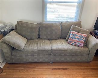 Couch (size 7.2 x 3.1)