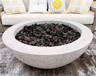 Large Round Restoration Hardware IXTAPA ROUND PLINTH FIRE TABLE / Gas Fire Pit. Includes Natural Lava Rock