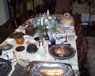 SILVER-PLATE & OTHER SMALLS ON THE DINING TABLE