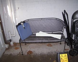 WIRE MESH BENCH