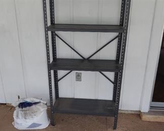 Metal shelf, Diatomaceous Earth