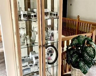 Wood and glass display case / armoir - living room 