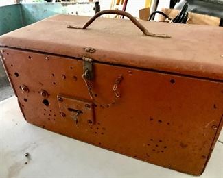 Vintage hand fisher - garage