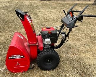 Honda HS624 Snowblower. Not tested, however; client reports item is in good working condition