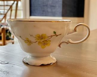 Johann Haviland pattern JOH104 china set (yellow flowers, brown branches with pompadour shape, Yellow Flowers). Set includes 11 dinner plates, 12 salad/dessert plates, 7 bowls, 12 tea cups and saucers, 1 soup tureen, 2 vegetable platters and a sauce boat with under plate. Photo 2 of 7.