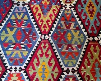 Vintage Izmir kilim (Turkey). Measures 6' x 10' 9". Photo 3 of 3.