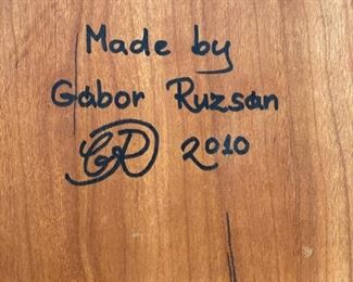 Gabor Ruzsan guitar stool signed by artist. Measures 15" D x 17" W x 19" H seat height. Photo 4 of 4.