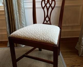 Set of 6 Hickory Chair chippendale-style dining chairs. Set includes 4 side chairs and 2 arm chairs. Each measures 21" W with 20" seat height. Photo 1 of 3.