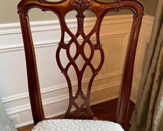 Set of 6 Hickory Chair chippendale-style dining chairs. Set includes 4 side chairs and 2 arm chairs. Each measures 21" W with 20" seat height. Photo 2 of 3.