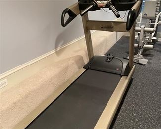 T460 Treadmill. Photo 1 of 3.
