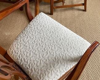 Set of 6 Hickory Chair chippendale-style dining chairs. Set includes 4 side chairs and 2 arm chairs. Each measures 21" W with 20" seat height. Photo 3 of 3.