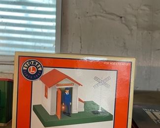 Lionel Pennsylvania Flyer Complete O Gauge & Rail King Ready to Run Train Sets. Accessories include Trainmaster Command Set, Automatic Gateman, Lionel Oil Derrick and more. Photo 4 of 6.