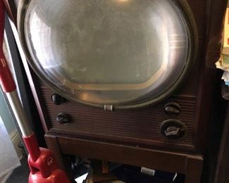 Antique TV!!!  WOW