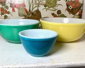 PYREX set 3 bowls EXCELLENT!