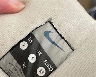 Size 7 Nike Ice skates. Photo 2 of 2.