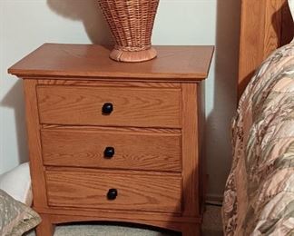 Cal King Maple Set includes 2 night stands