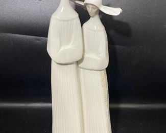 Lladro Monjas Figurine