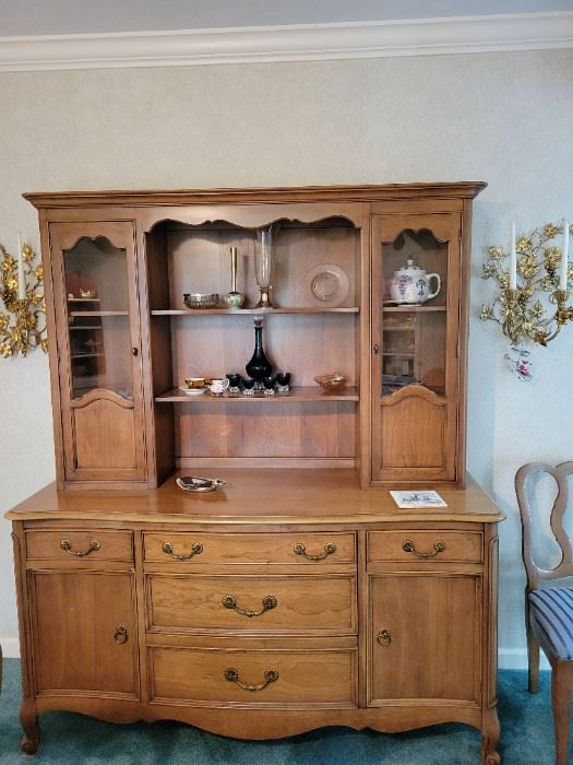 Estate Sale Hunters Crossing in Tallahassee, FL starts on 5/5/2022