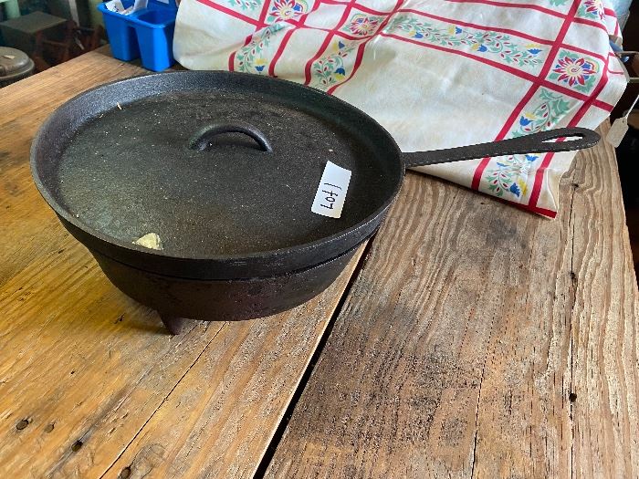 Gate marked “spider” skillet 12 in with lid
