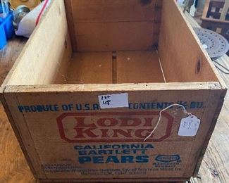 Wood fruit box - Lodi King pears
