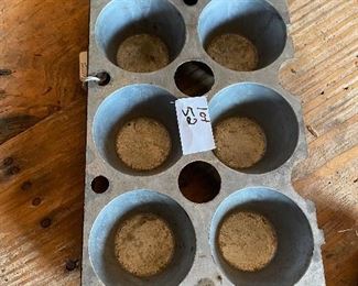 Commercial aluminum Wear-Ever muffin pan 
