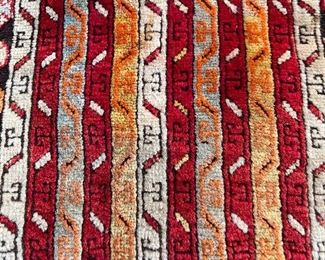 Thick Carpet, Nice orange & Red tones 35" x 21"