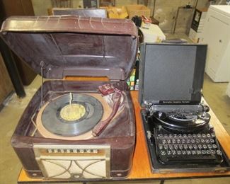 Admiral record player, Remington Noiseless typewritter