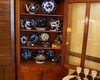 Corner cabinet with Flow Blue dishware