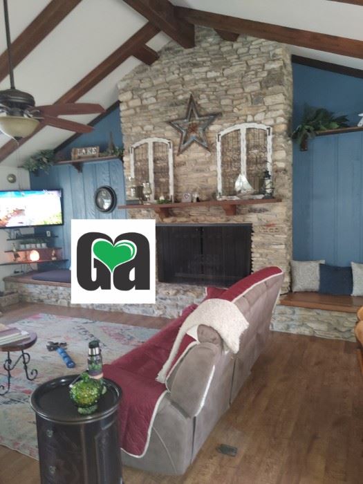 Great Country Lake Home!