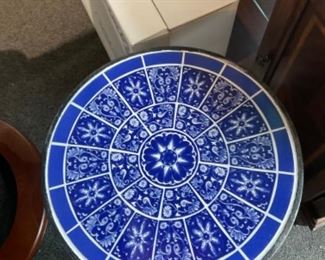 Indoor/Outdoor Blue And White Ceramic Top Side Table 