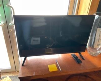 33”;RCA TV