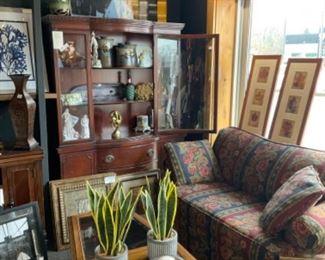 Laredo Don Quixote with Sword Statue, Angels and Woman  Statues, Gifts for Mom for Mothers Day