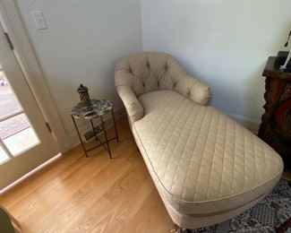 Chaise lounge in neutral color
