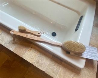 Bath brushes