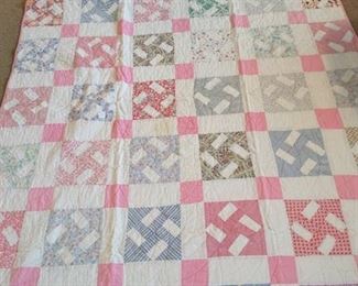 Hand stitched quilt 78 x 65 in