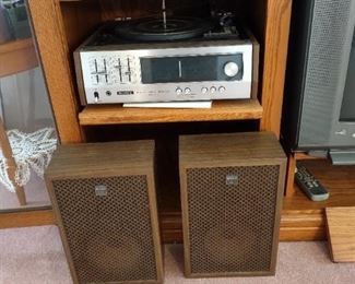 Vintage Sony Stereo With Turntable and Speakers