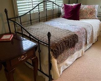 Eddie Bauer Home Daybed with trundle