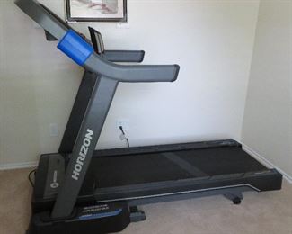 Horizon 7.0 AT treadmill