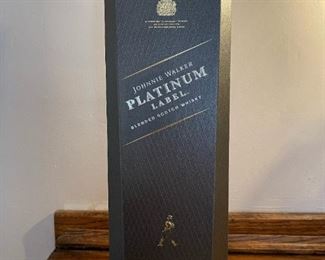 JOHNNIE WALKER Platinum 18-Year-Old Blended Scotch Whisky