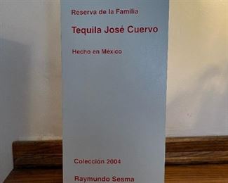 2004 JOSE CUERVO Reserva De La Familia Tequila