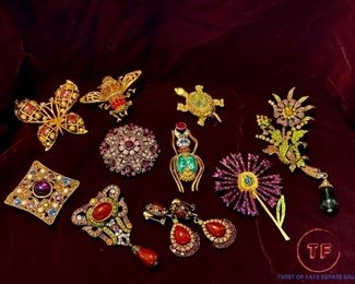 Heidi Daus, Vendome, Joan Rivers, UTC, Graziano, DBJ, KJL, Kirks Folly. LaVintage and more