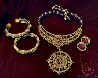 Heidi Daus, Vendome, Joan Rivers, UTC, Graziano, DBJ, KJL, Kirks Folly. LaVintage and more