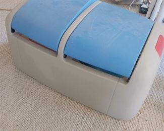 Kid's outdoor toy box