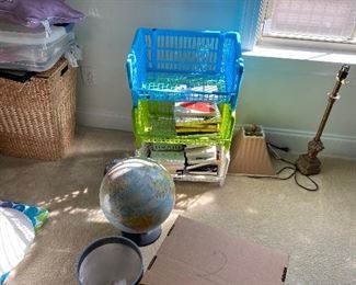 With this lightweight globe you can hold the whole world in your hand.