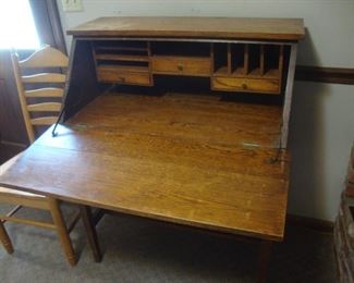 Fitted interior of desk