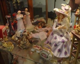 Schmid music box, figurines