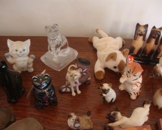 More cat figurines