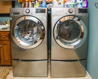 2020 LG Washer & Dryer on stands (selling as a set)