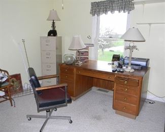 office items / File / lamps / desk / chair